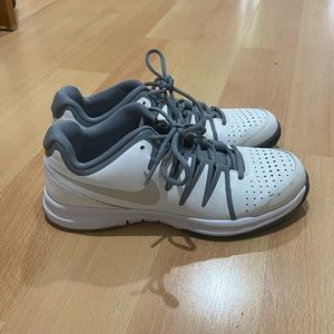 Nike Vapor Court Tennis Shoes